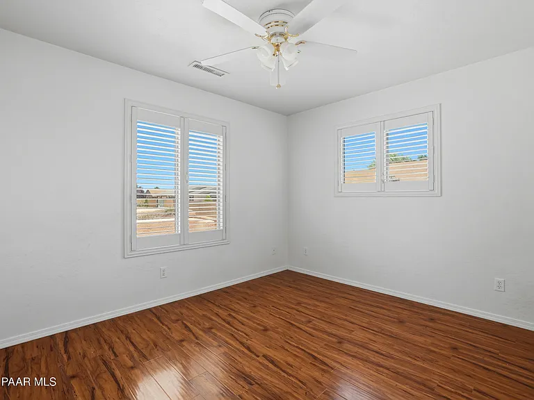 7451 Granite — Photo 17