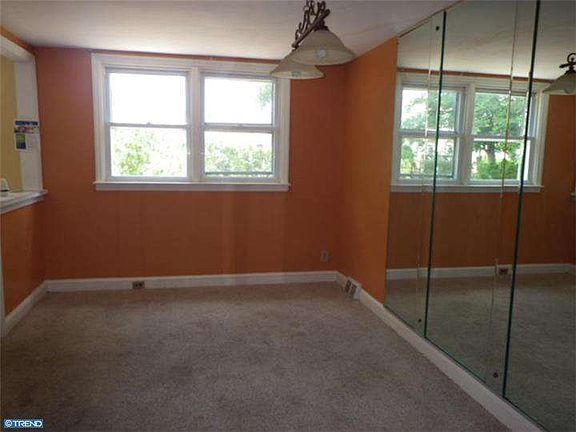 3rd image of 7515 Malvern Ave
