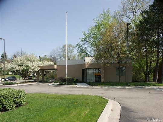 1st image of 2986 W Walton Blvd