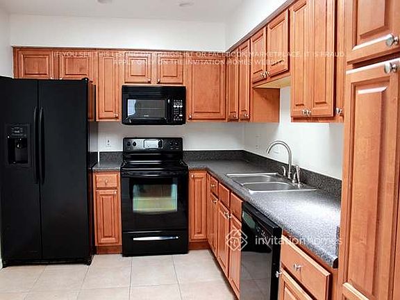 3rd image of 512 Harvard Pl
