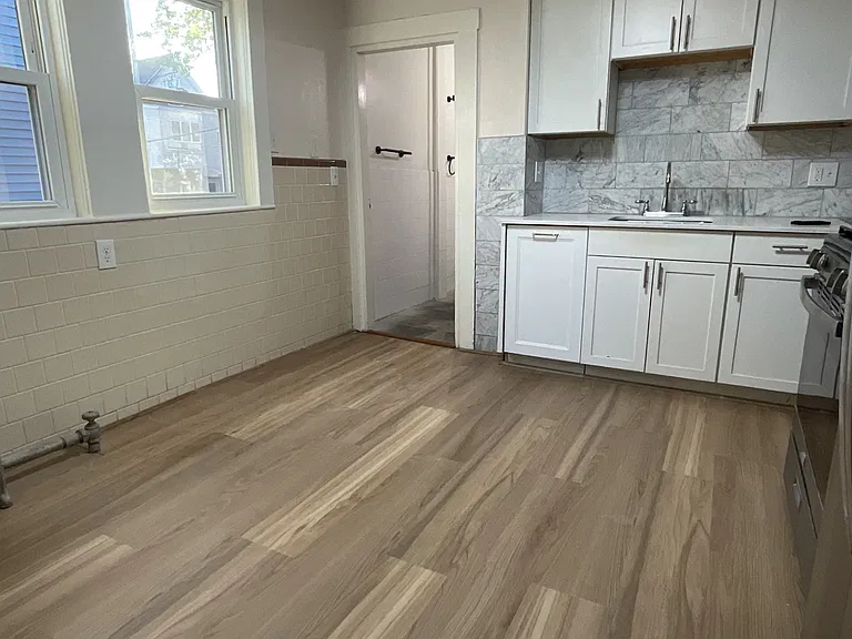 6 Richardson Ter — Photo 2