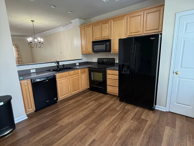 35 Annacey Pl — Photo 6