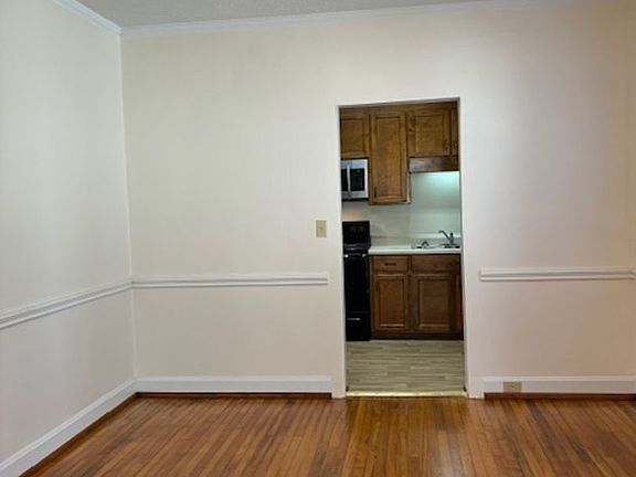 3rd image of 1705 N Pine St