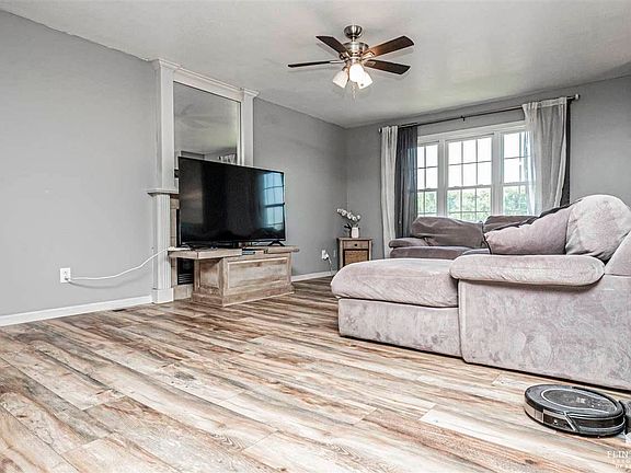 5th image of 2448 Fox Sparrow Ct