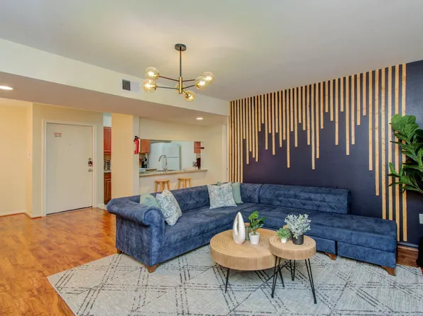 8415 Hearth Dr, Houston, TX