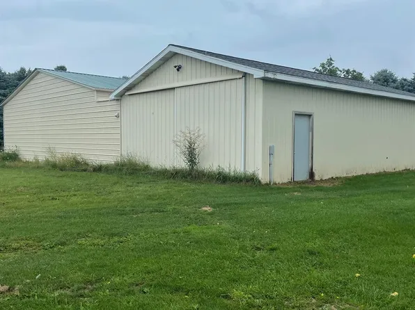 4950 N Meridian Rd, Merrill, MI 48637