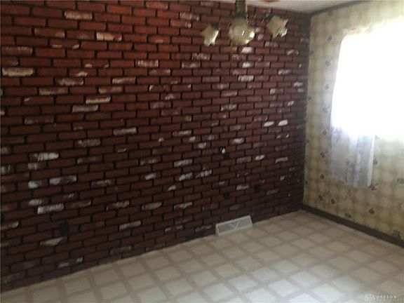 2nd image of 1824 Darst Ave