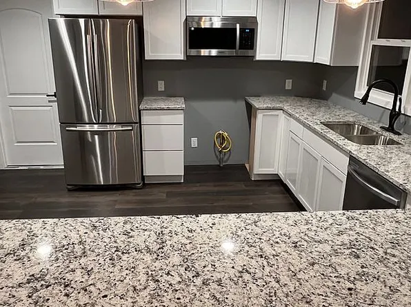 3409 2nd St, East Moline, IL 61244