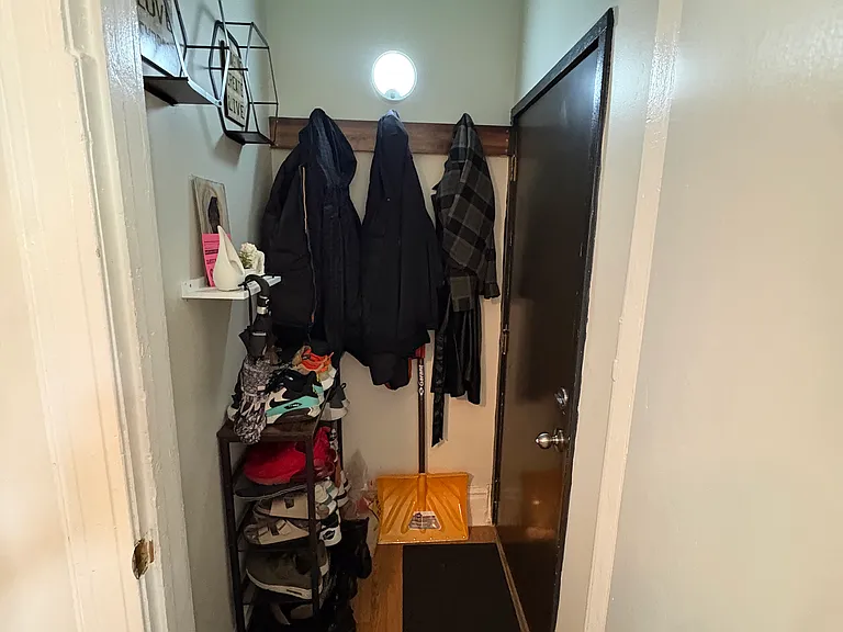 927 W 35th Pl #1F — Photo 8