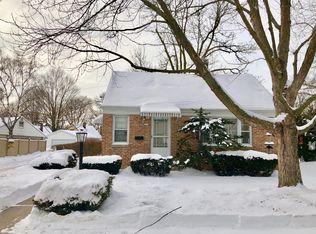 5715 N Dexter Ave, Glendale, WI 53209