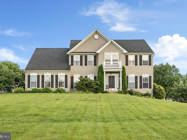 562 Spruce Hill Way, Charles Town, WV 25414