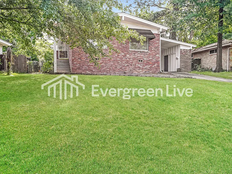 68 Belmont Dr — Photo 1