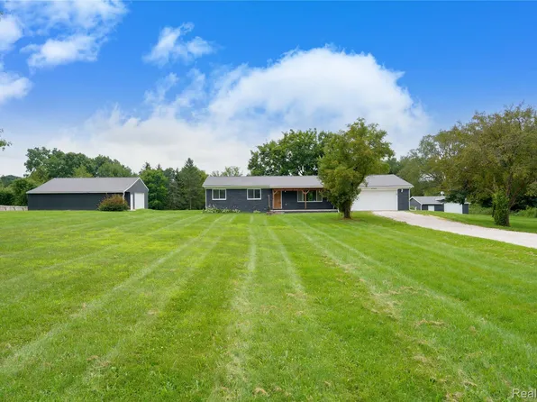 4566 Clyde Rd, Howell, MI 48855