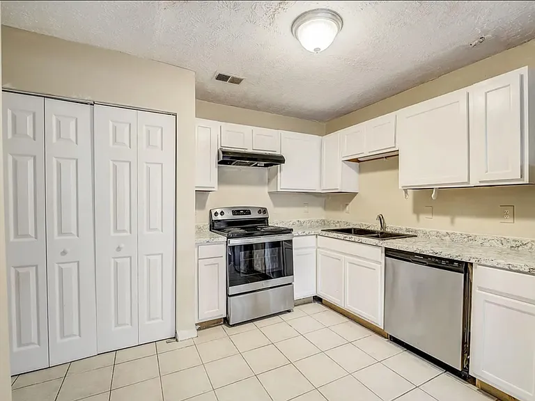 3575 Oakvale Rd #505 — Photo 8