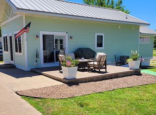 816 Pearl St, Sabula, IA 52070