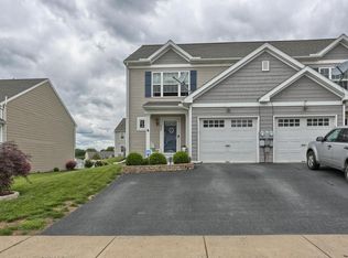 525 Fox Ridge Ln, Lebanon, PA 17042