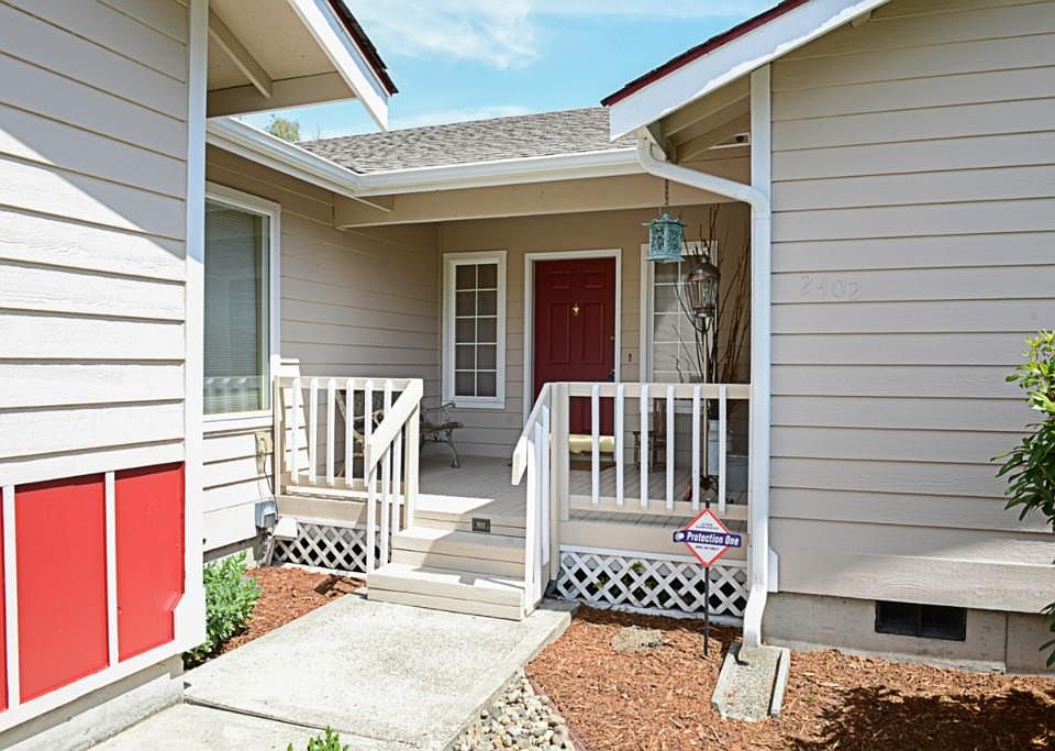 1st image of 2402 Leah Ct SE