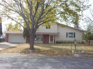 8242 Foothill Rd S, Cottage Grove, MN 55016