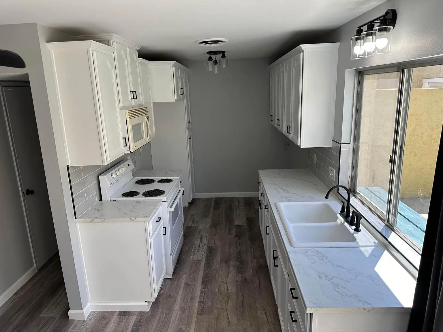 800 Lexington St — Photo 2