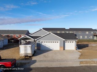 1154 24th St W, Dickinson, ND 58601