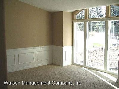 3rd image of 923 E Chatham Ct