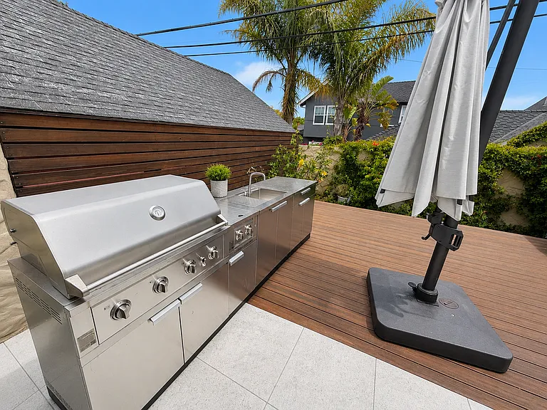 2217 Adeline Dr — Photo 20