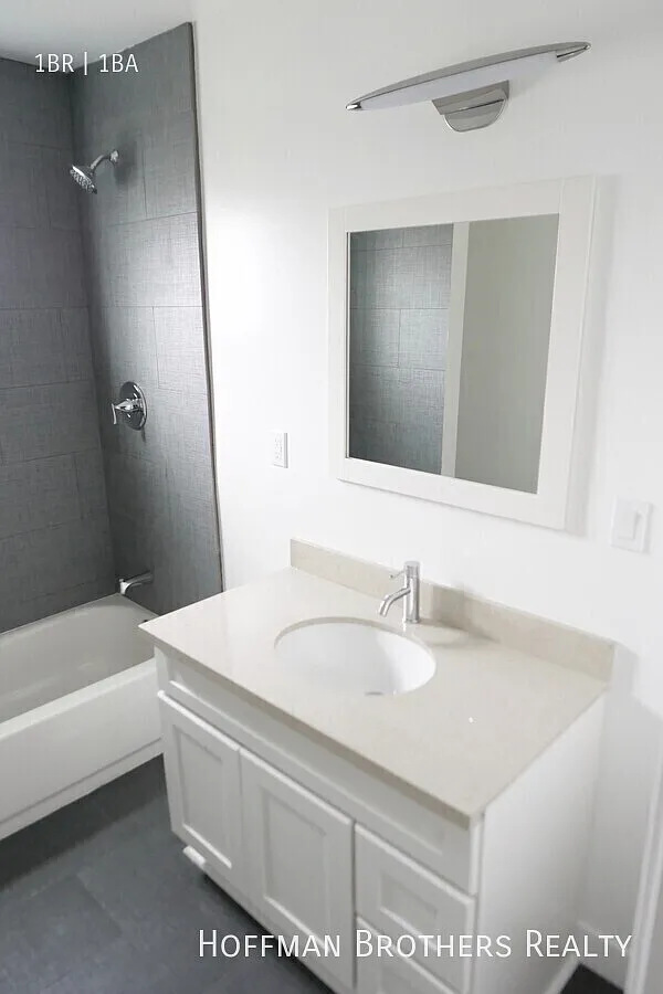 923 W 41st Dr. Los Angeles 90037 — Photo 4