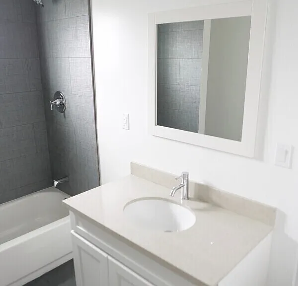 923 W 41st Dr #3/4 — Photo 4