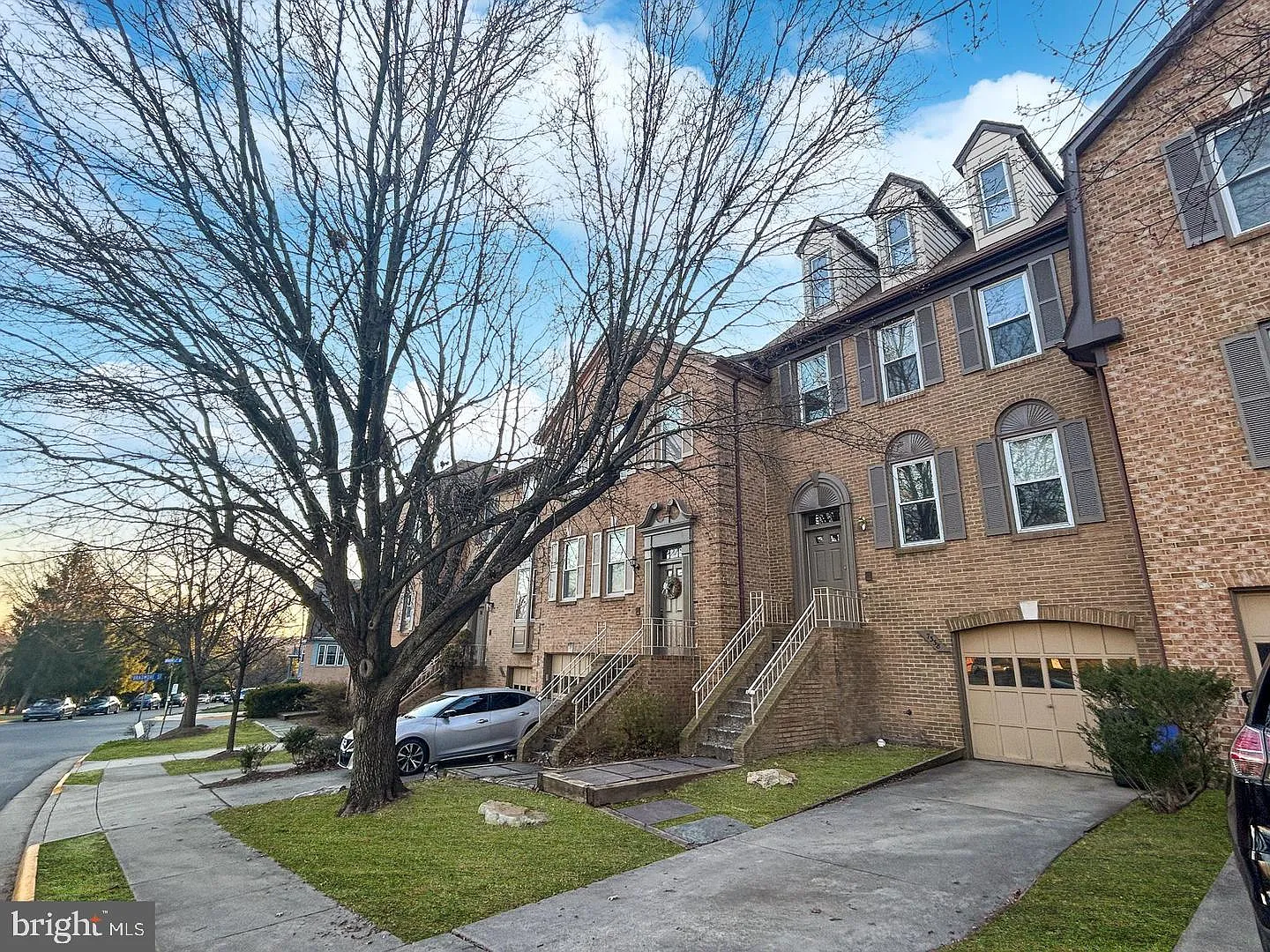 3 bed, 4.0 bath, 1756 sqft, $3,600 — Photo 2
