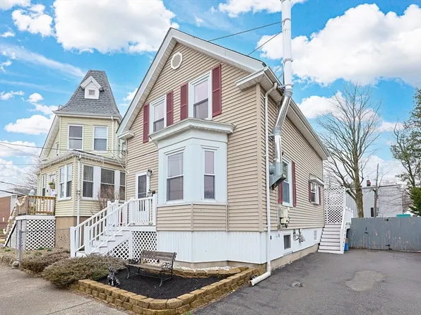 4 Webster St, Lynn, MA 01902