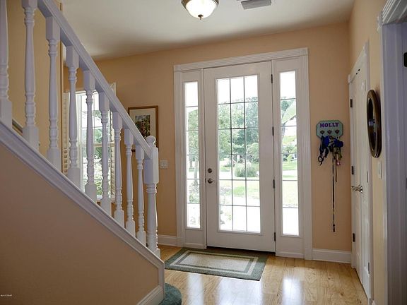 2nd image of 11 Flowertree Dr