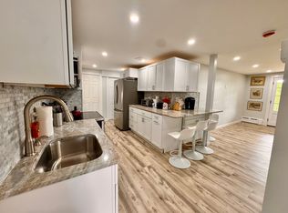 255 Purgatory Rd, Middletown, RI 02842