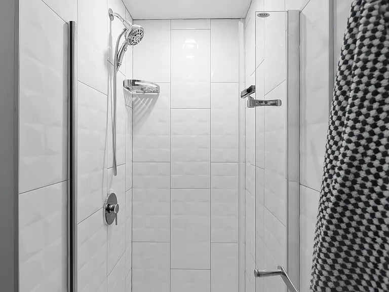 146 Osgoode St — Photo 5