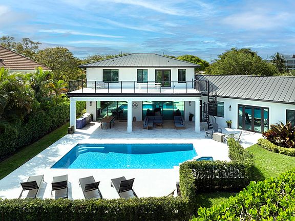 3rd image of 532 Corsair Drive