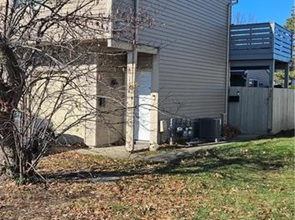 6134 E 127th St, Grandview, MO 64030