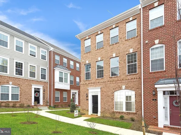 313 Buckeye Cir, La Plata, MD 20646