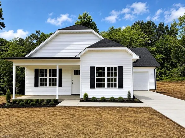 321 Price St, Eden, NC 27288