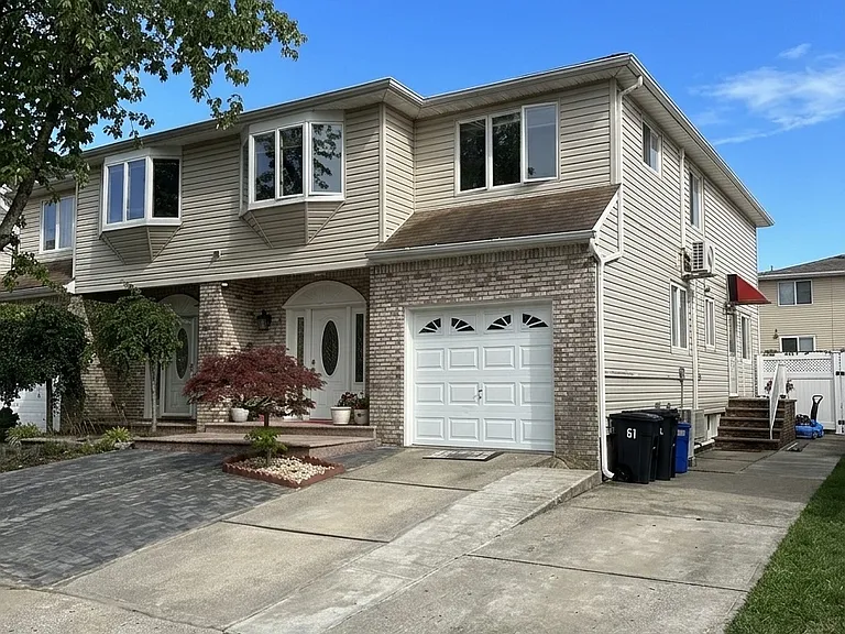 Maguire Ave — Photo 10