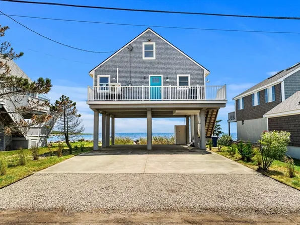 4 Union Ave, Mattapoisett, MA 02739