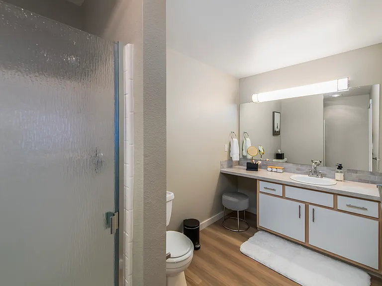 Regency Apartments — Photo 13