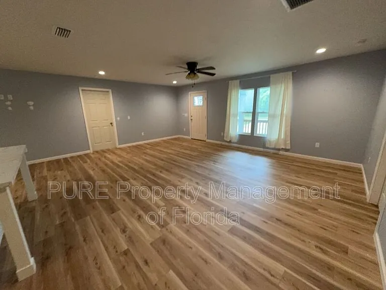 11330 NE 66th Ln — Photo 6