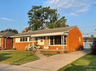 21839 Schroeder Ave, Eastpointe, MI 48021