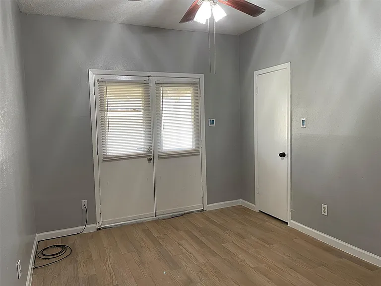 526 Meadow Knoll Dr — Photo 13