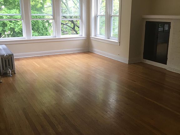 3rd image of 3926 N Monticello Ave #3
