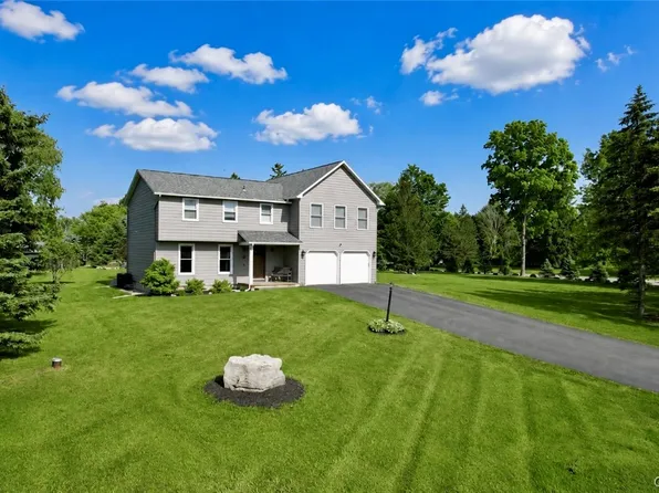 5880 Fieldstone Dr, Cazenovia, NY 13035