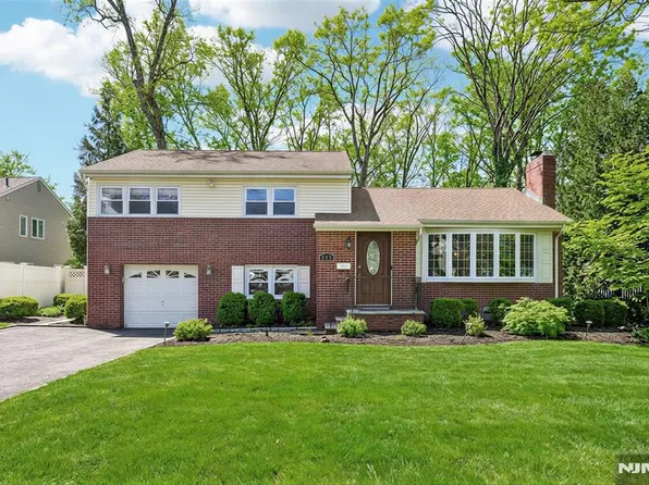 949 Oradell Ave, Oradell, NJ 07649