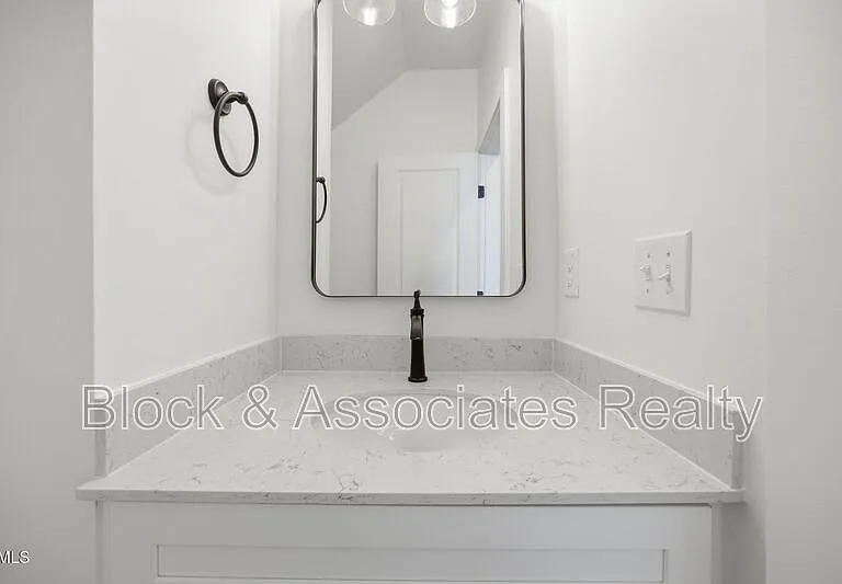 2815-101 Wilcox Pl — Photo 7