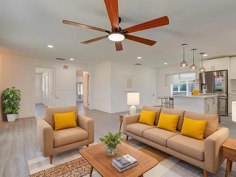 2261 S Flagler Ave — Photo 5