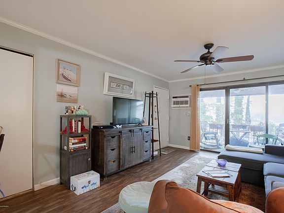 4th image of 330 Shore Dr APT B-9
