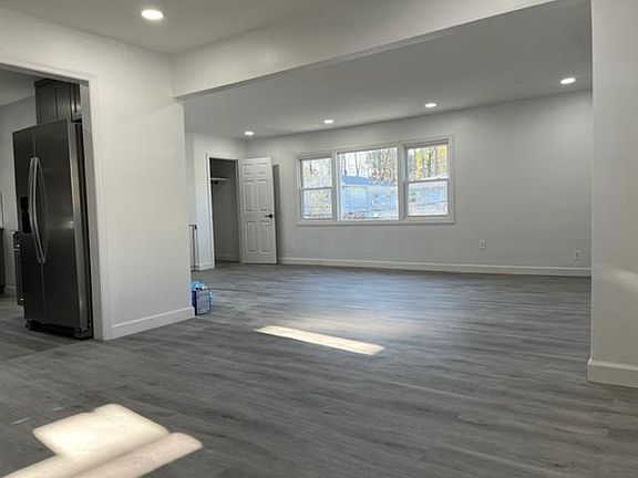 3rd image of 243-36 72nd Ave #2